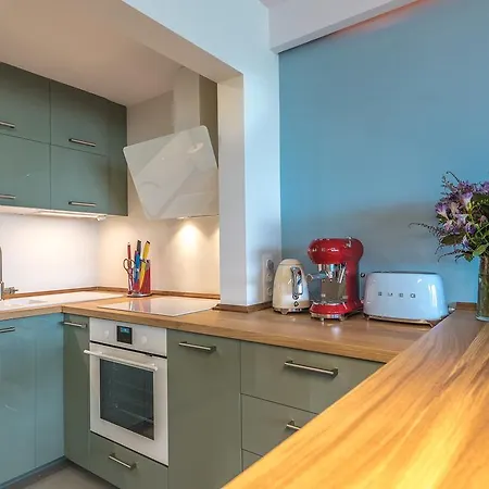 La Marina De Aiguadolc 锡切斯